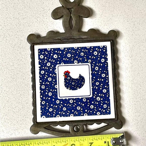 Vintage Cast Iron Trivet Ceramic Tile Hot Plate, Country Decor, Rooster/Chicken - Picture 4 of 6